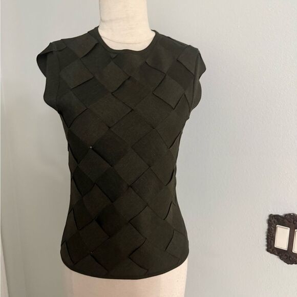 Brand new with tags Louis Vuitton Elegant Olive Green Sleeveless top size s - Picture 3 of 11